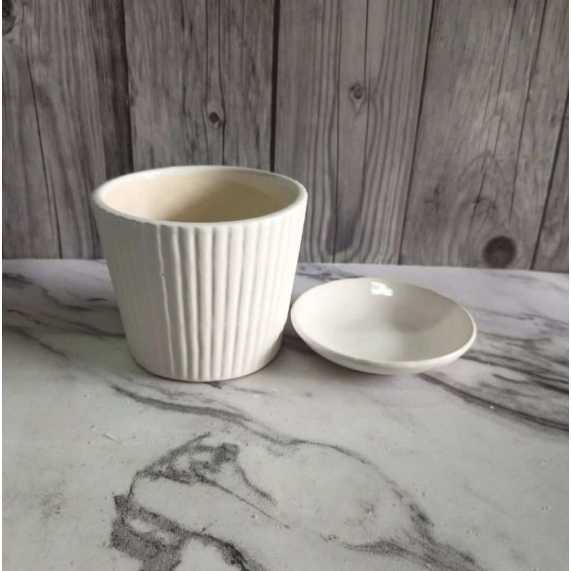 white-khurja-ceramic-tabletop-pot-with-plate-kc8025