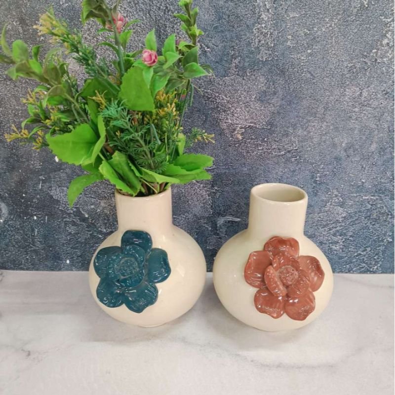 Ivory Color Khurja Ceramic Table Top Flower Vase - ST8221