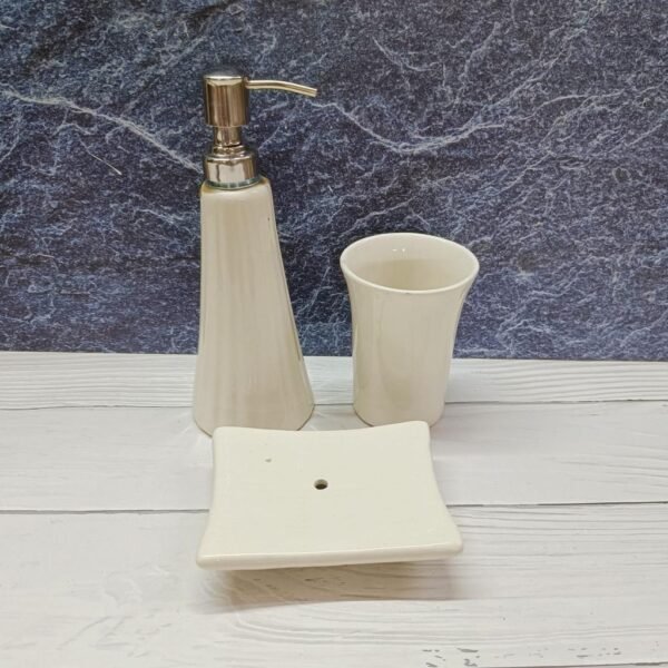 Khurja Ceramic Handmade Bathroom Set of 3pcs-dci2020