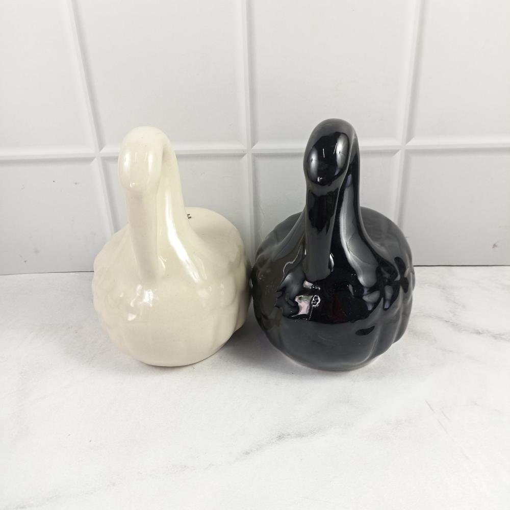 DPAARA Duck Shape Ceramic Home Decor - ST8263