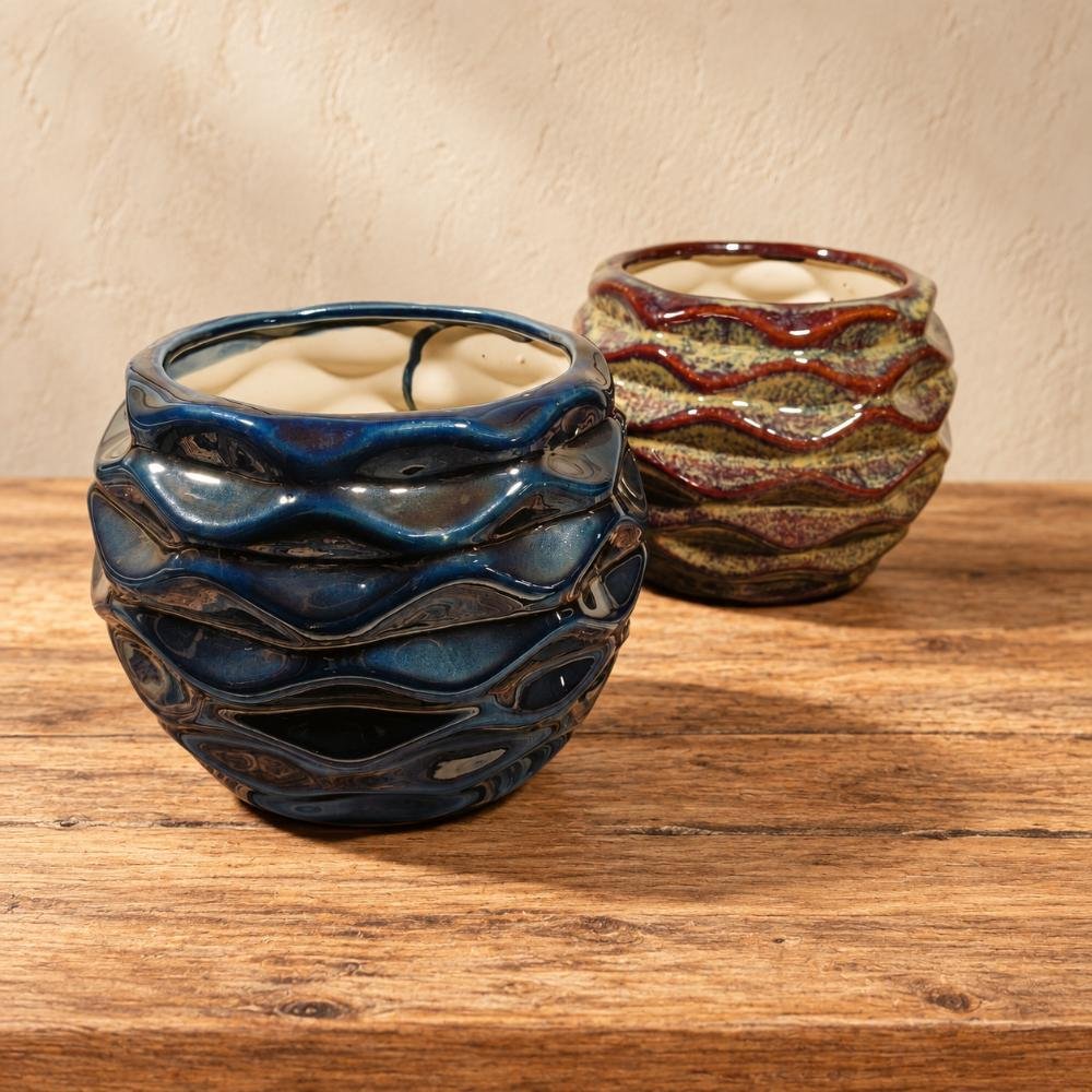 aap-059-medium-white-wavy-textured-ceramic-pot-ai-lifestyle-01 Medium White Wavy Textured Ceramic Pot - Image 1